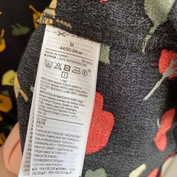 Vibrant Floral Blouse - Size Medium - Picture 7 of 7